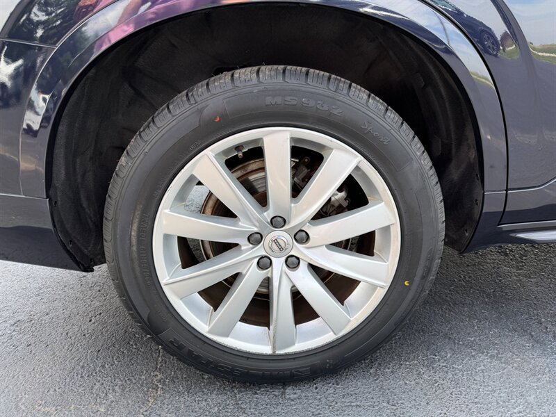 Used 2017 Volvo XC90 T6 Momentum w/ Vision Package AWD/4WD image 28