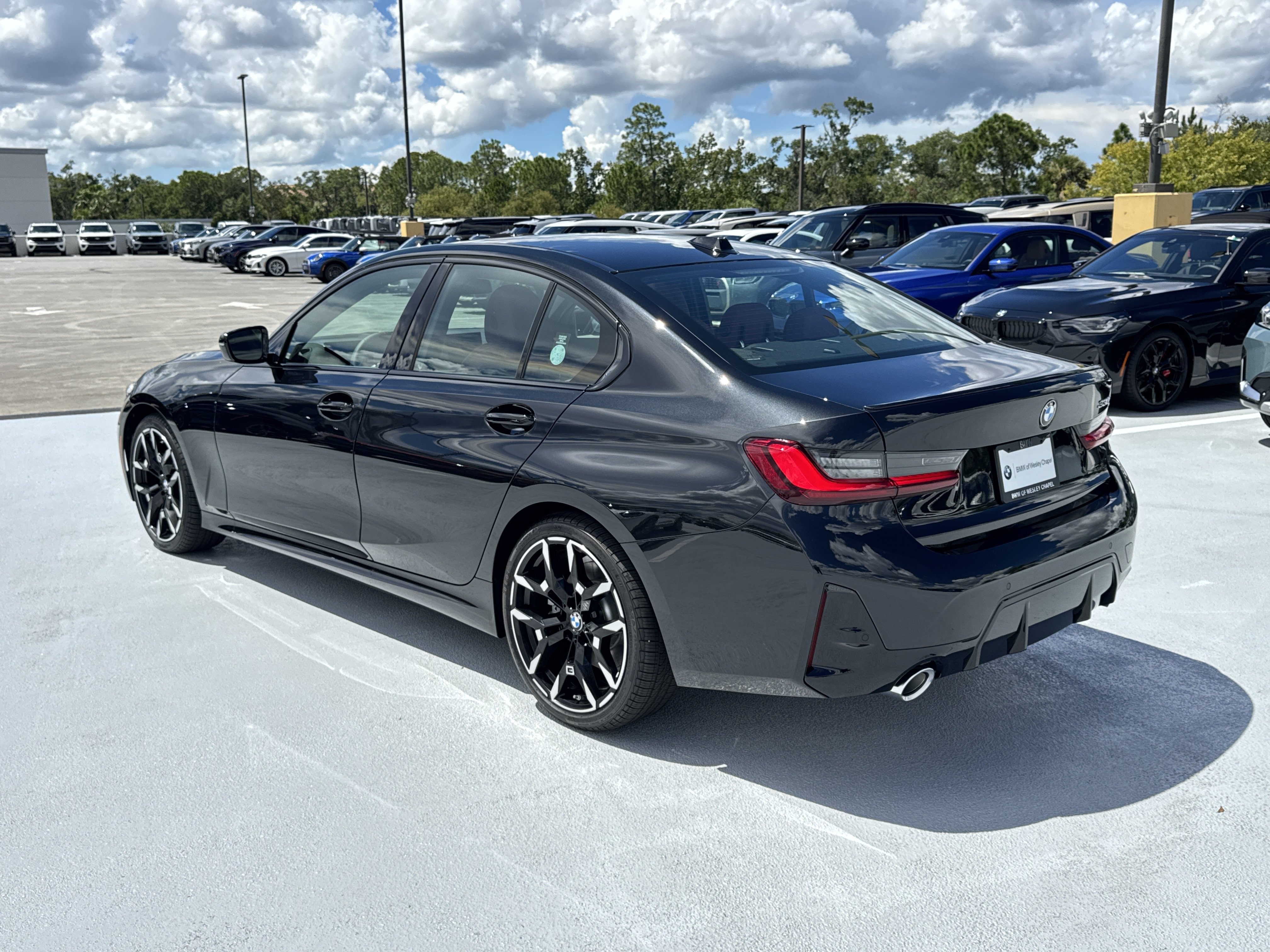 New 2026 BMW 330i Sedan w/ M Sport Package RWD image 5
