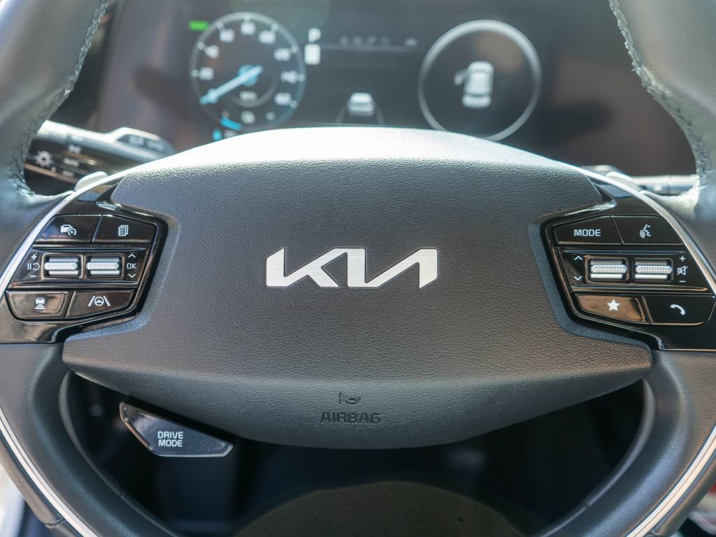 Certified 2023 Kia Niro Wind w/ Wind Preserve Package FWD image 16