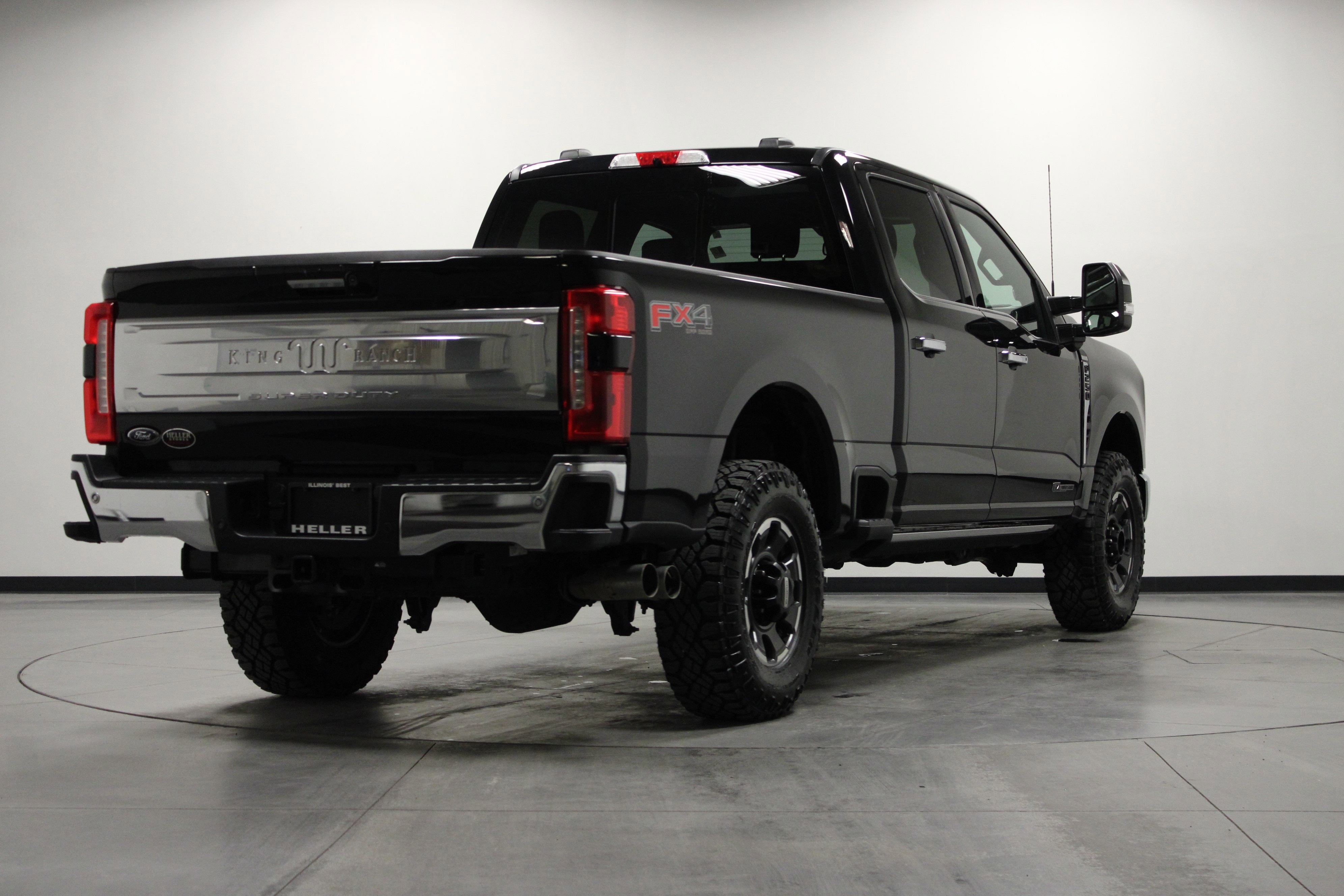 Used 2024 Ford F250 King Ranch w/ Chrome Package image 4