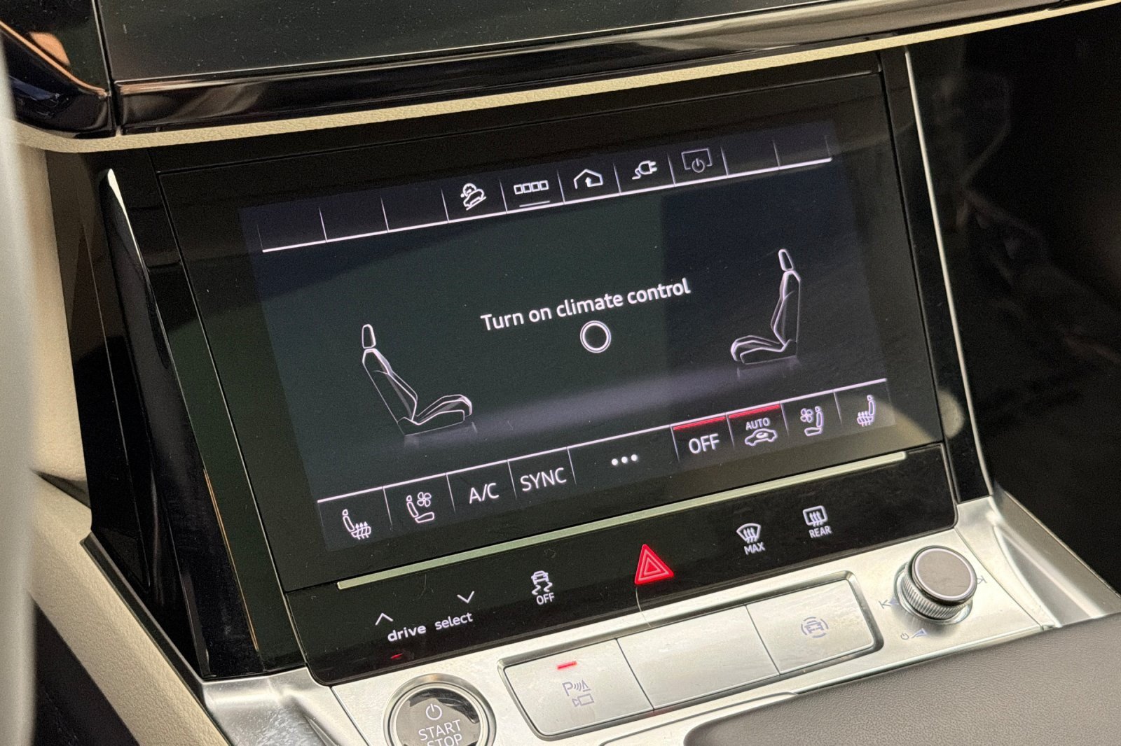 Used 2024 Audi Q8 e-tron Premium Plus AWD/4WD image 20