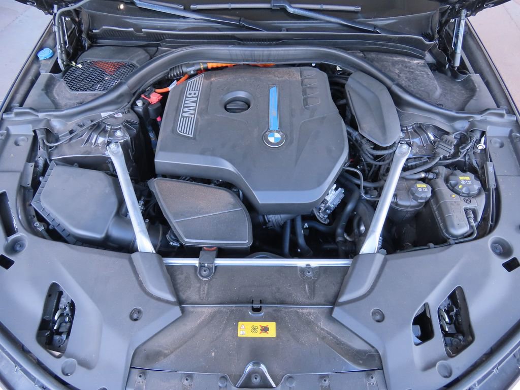 Used 2020 BMW 530e w/ Convenience Package RWD image 13