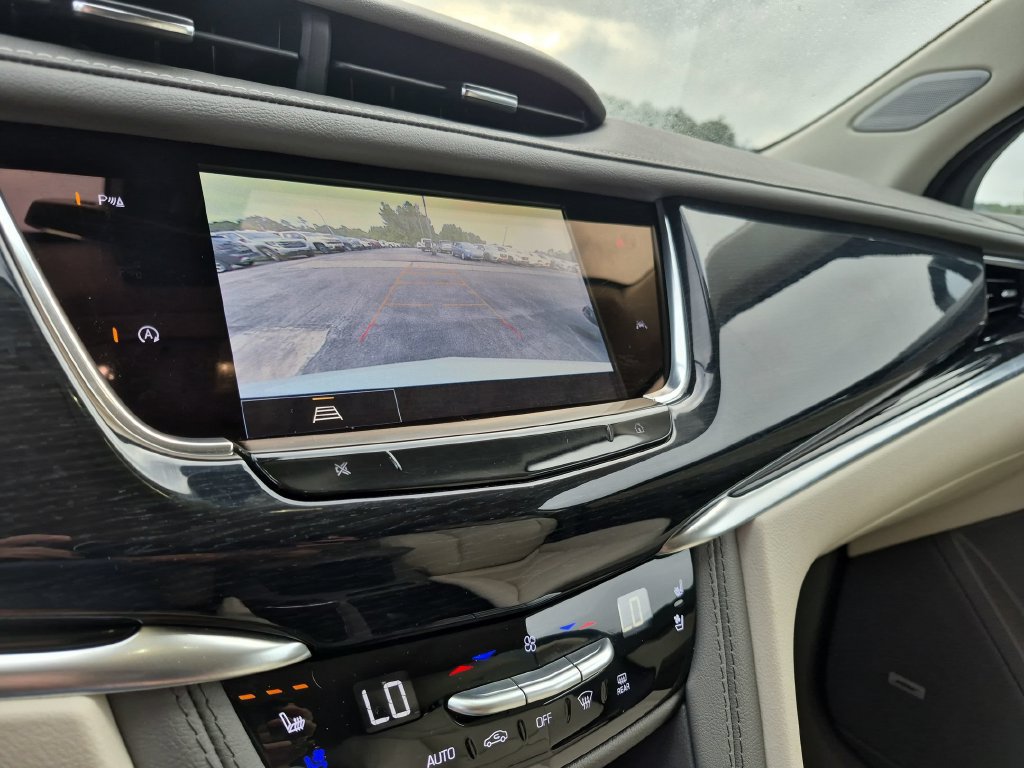 Certified 2025 Cadillac XT6 Premium Luxury w/ LPO, Floor Liner Package AWD/4WD image 21