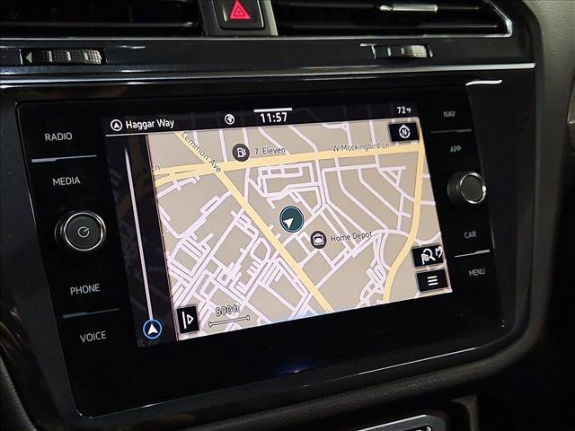 Used 2021 Volkswagen Tiguan SEL FWD image 13