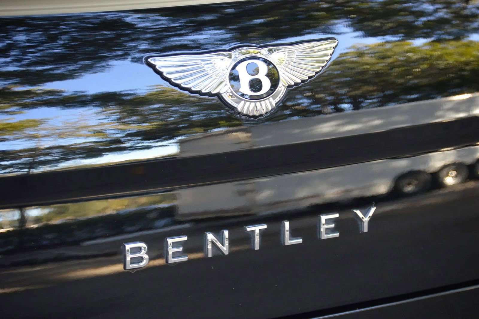 Used 2022 Bentley Flying Spur V8 image 14