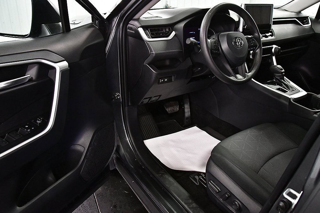 Used 2024 Toyota RAV4 XLE image 15