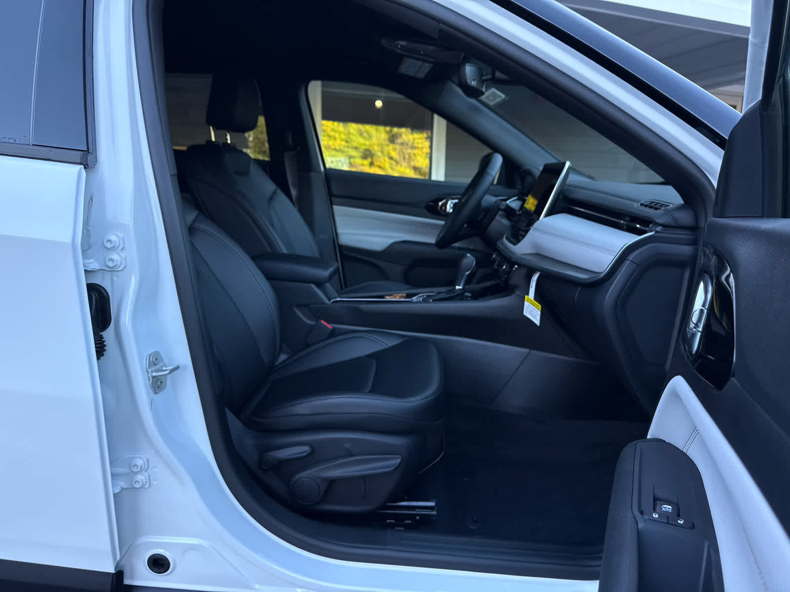 New 2026 Jeep Compass Limited AWD/4WD image 17