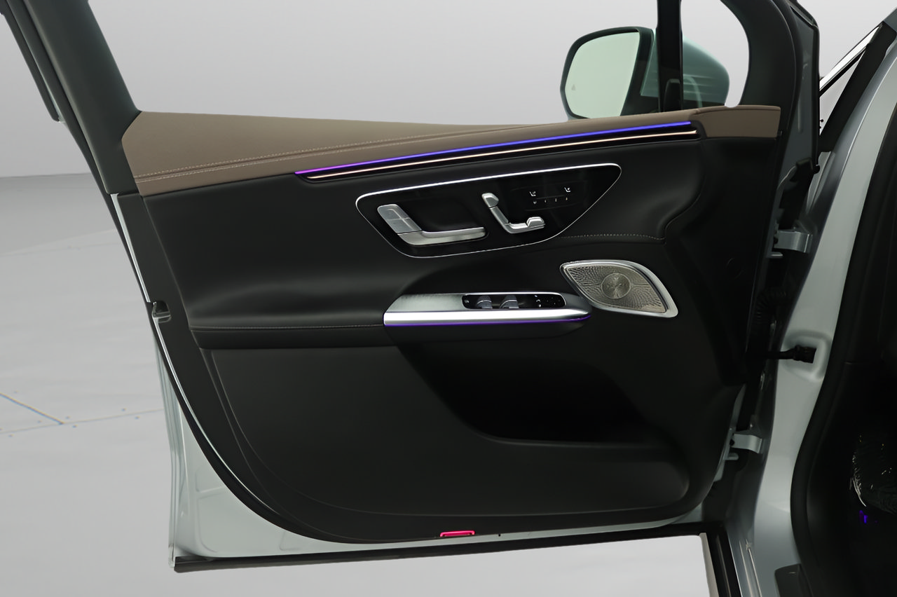 Certified 2023 Mercedes-Benz EQE 350+ SUV image 17