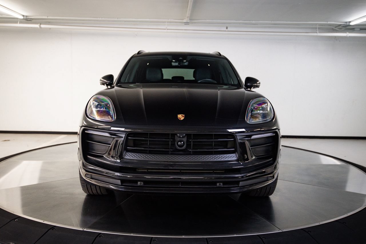 Certified 2024 Porsche Macan AWD/4WD image 10
