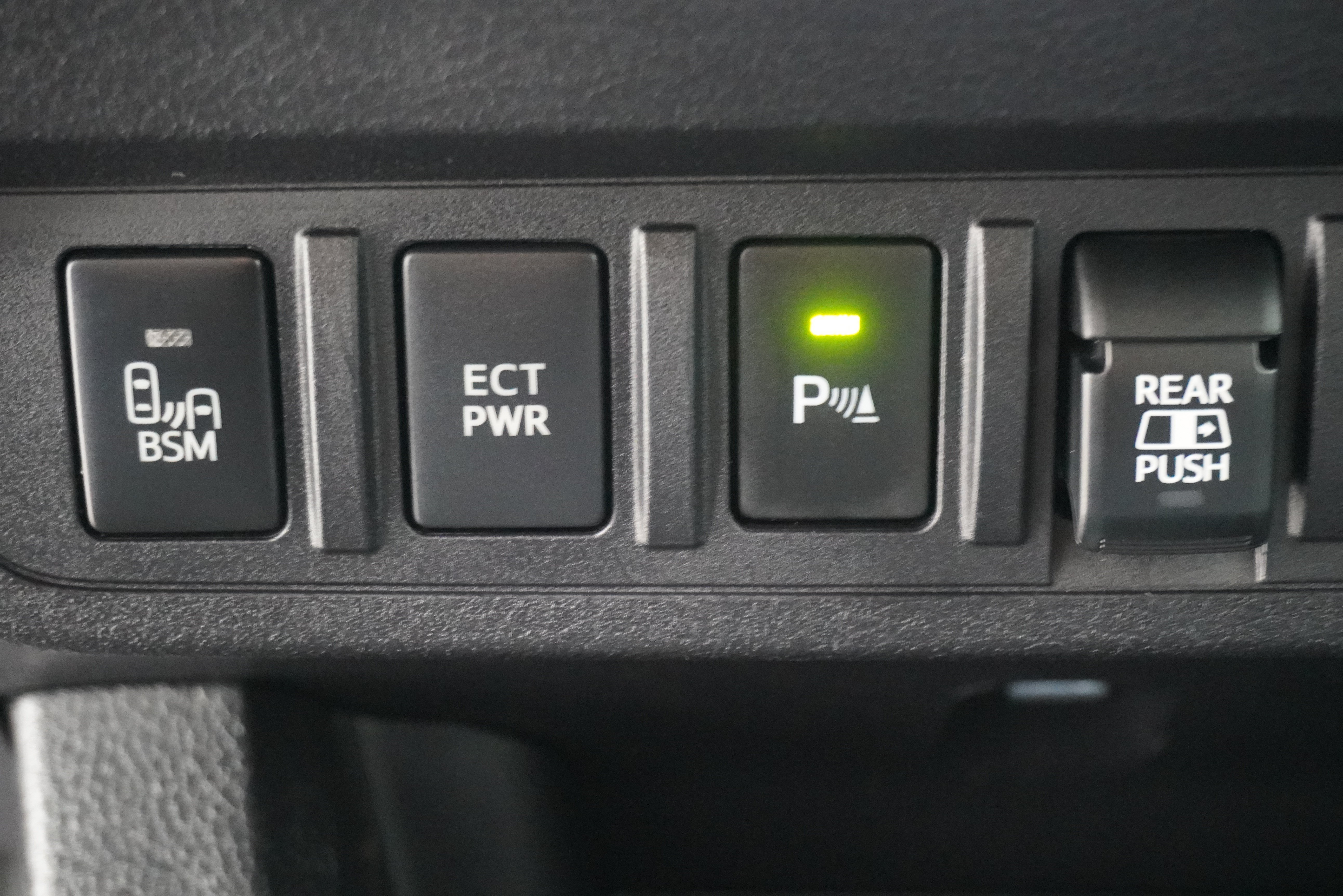 Used 2020 Toyota Tacoma TRD Off-Road w/ Advanced Technology Package AWD/4WD image 21