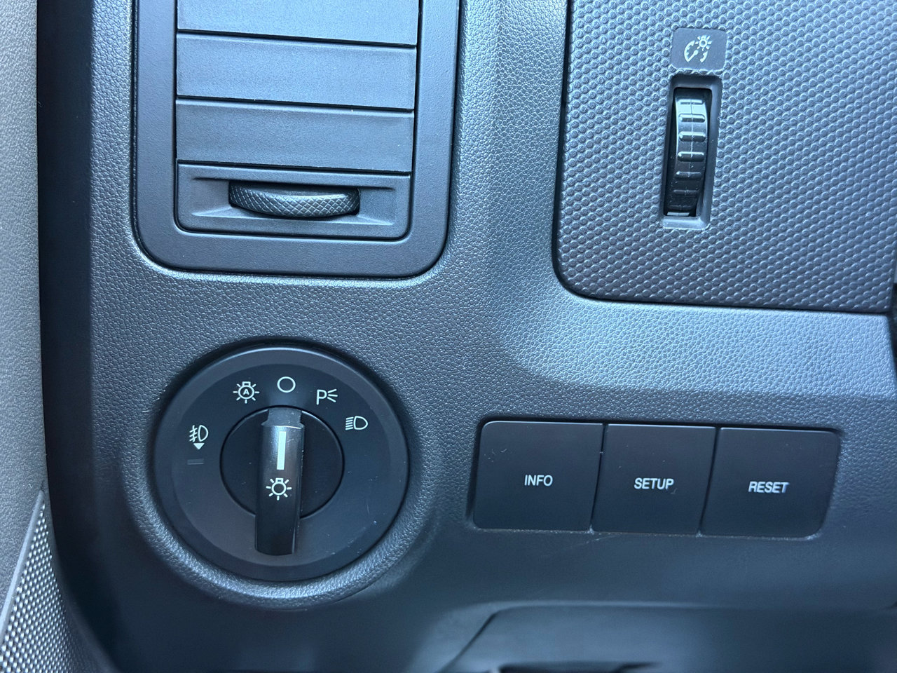 Used 2012 Ford Escape XLT image 25