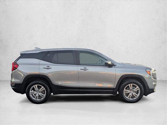 Used 2024 GMC Terrain SLE image 4