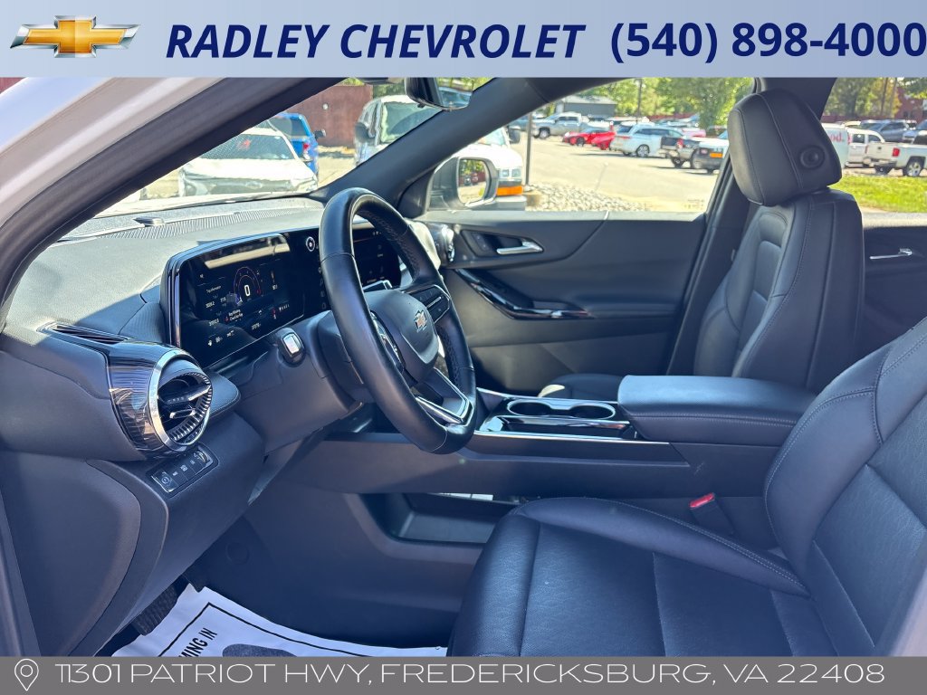 Used 2025 Chevrolet Equinox LT w/ Convenience Package II AWD/4WD image 3