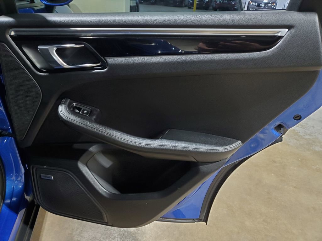 Used 2017 Porsche Macan image 24