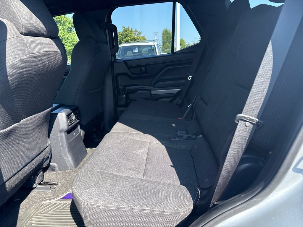 Used 2025 Toyota 4Runner SR5 AWD/4WD image 28