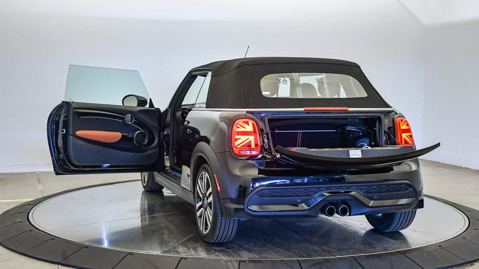 Certified 2023 MINI Cooper S w/ Signature Upholstery Package image 31