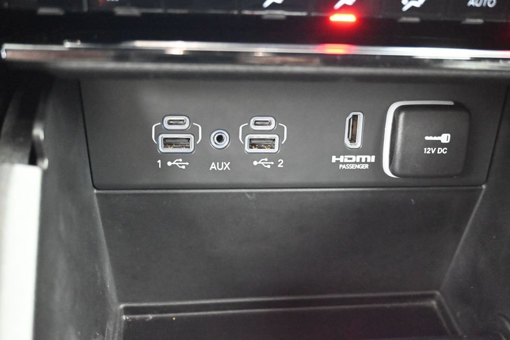 Used 2023 Jeep Grand Cherokee Limited AWD/4WD image 17