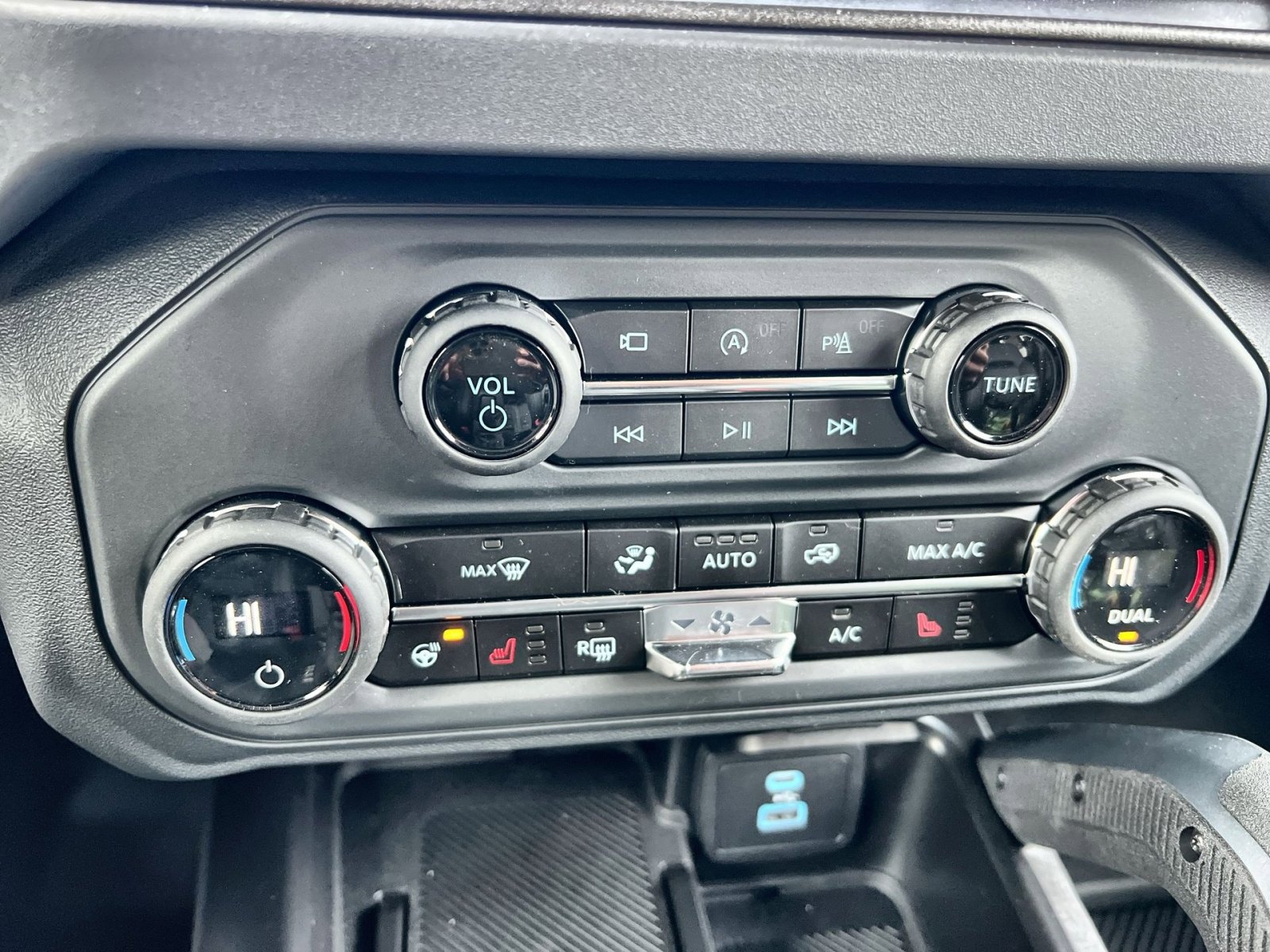 New 2025 Ford Bronco Badlands image 21