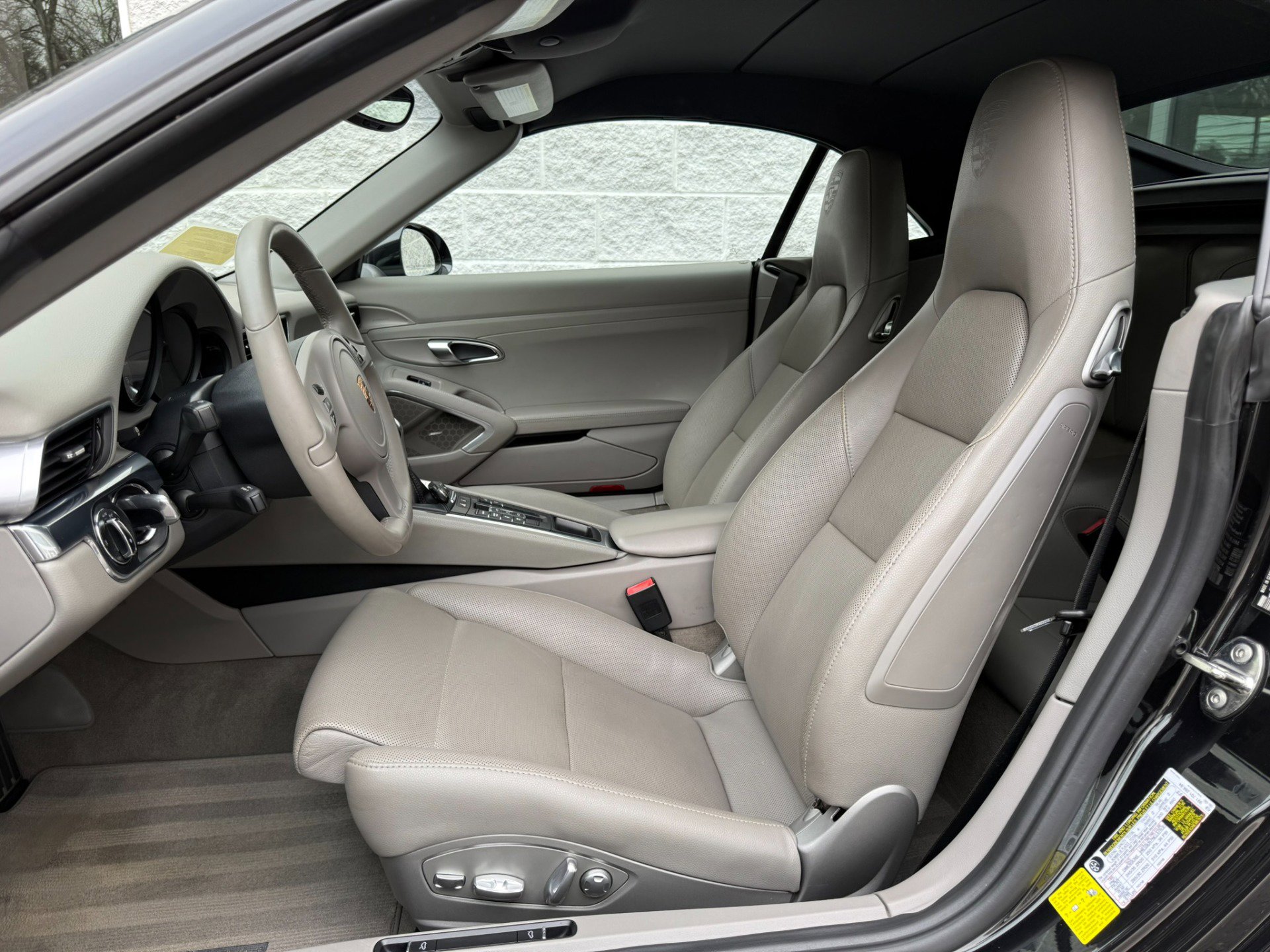 Used 2014 Porsche 911 Carrera S image 8