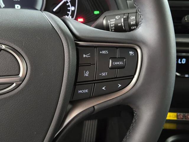 Certified 2024 Lexus UX 250h FWD image 33
