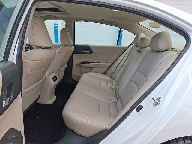 Used 2016 Honda Accord Touring image 10