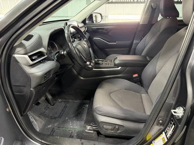 Used 2020 Toyota Highlander LE image 13