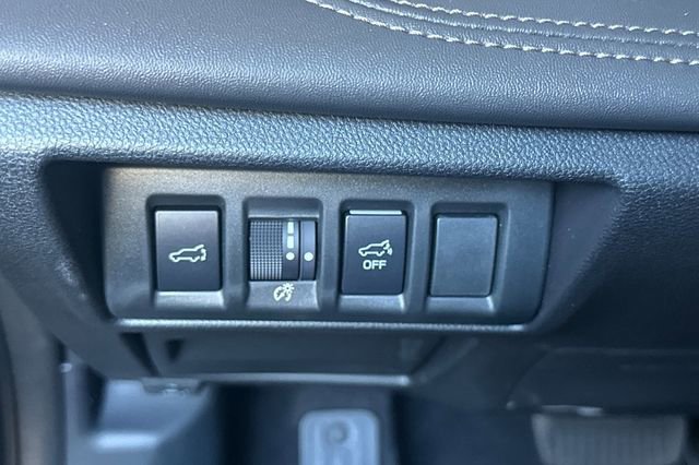 Used 2025 Subaru Outback Limited image 29