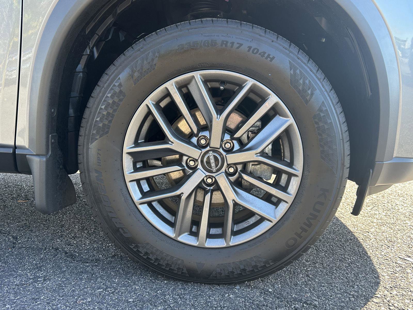 Used 2023 Nissan Rogue S image 11