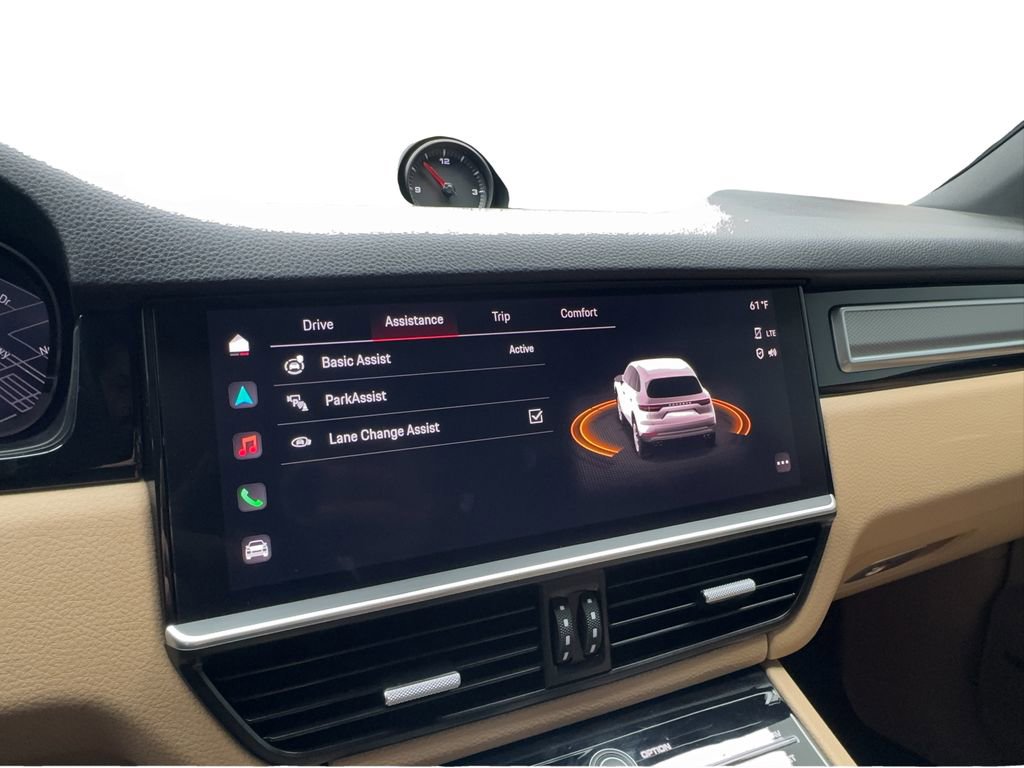 Used 2023 Porsche Cayenne Platinum Edition image 52