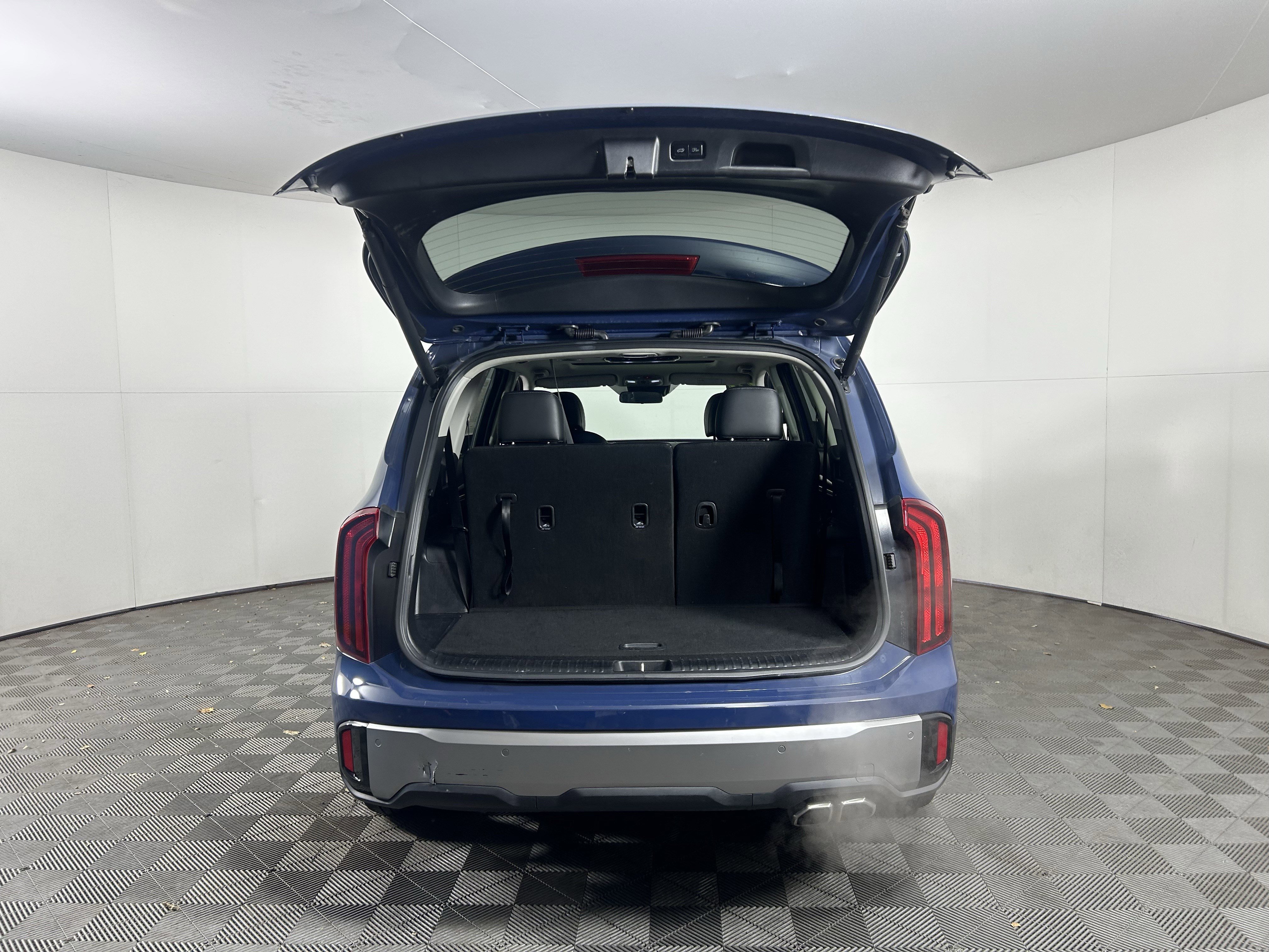 Certified 2025 Kia Telluride S image 19