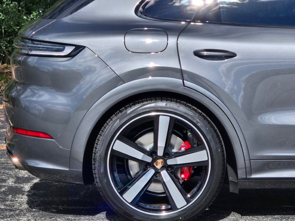 New 2026 Porsche Cayenne GTS image 15