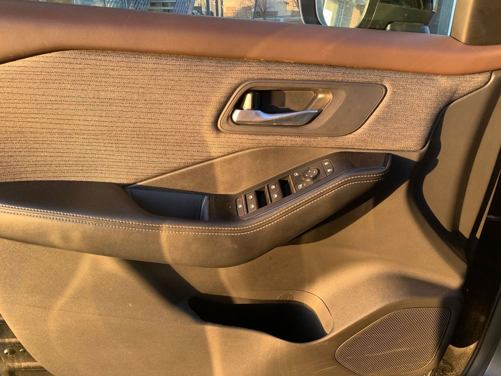 Used 2023 Nissan Rogue SV image 20