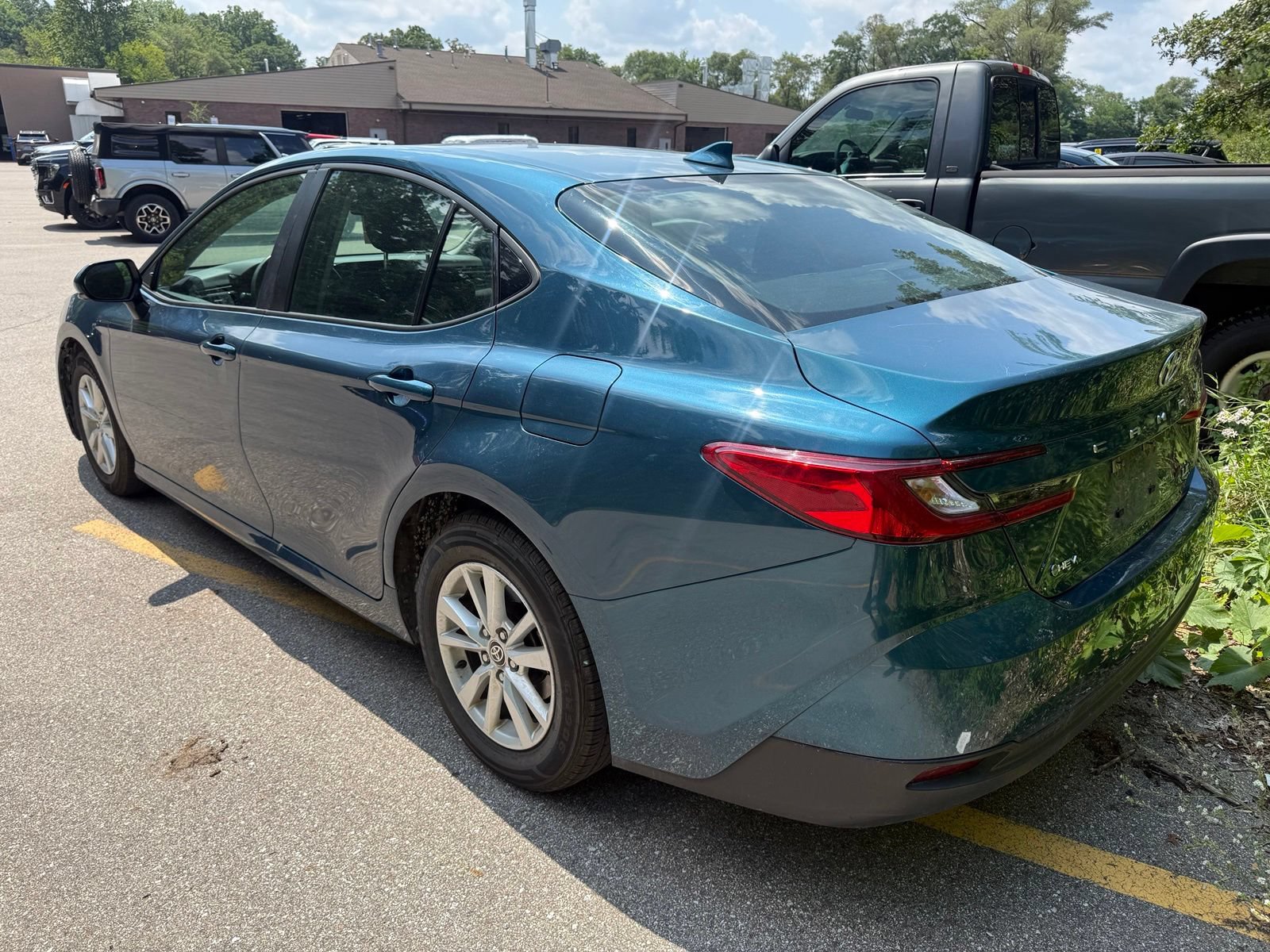Used 2025 Toyota Camry LE FWD image 4