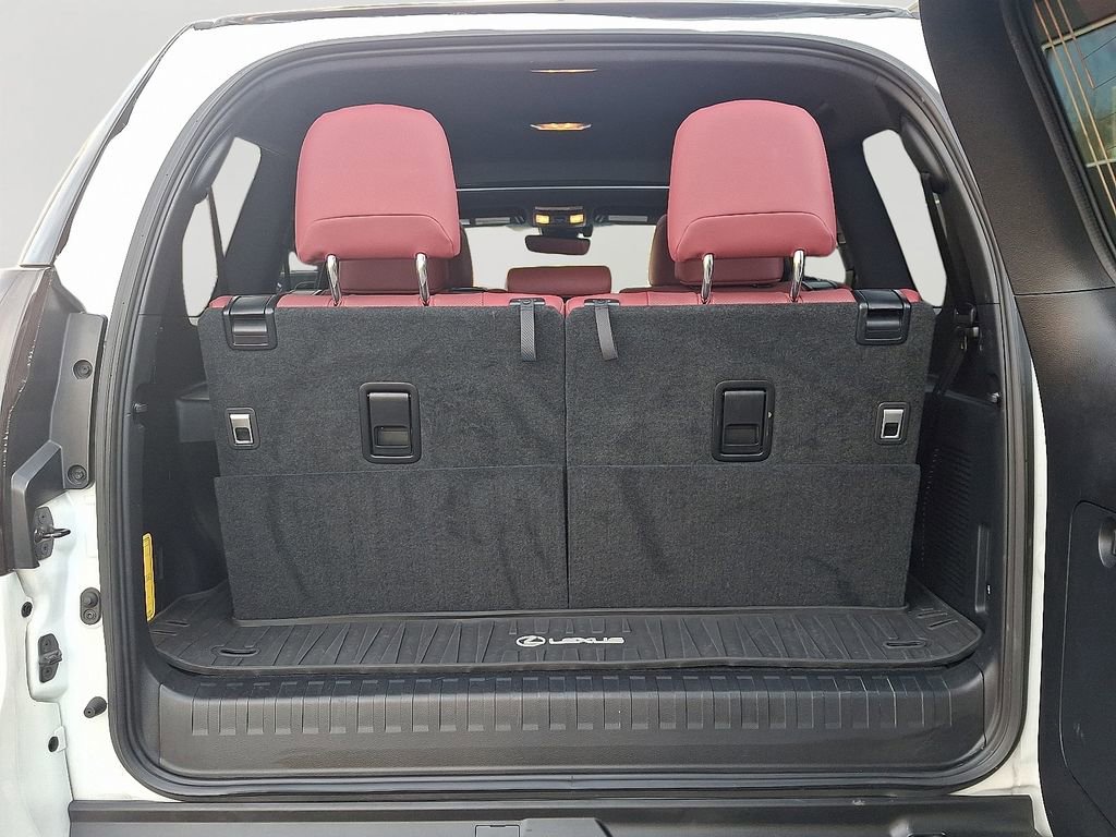 Used 2023 Lexus GX 460 Premium w/ Premium Package image 28