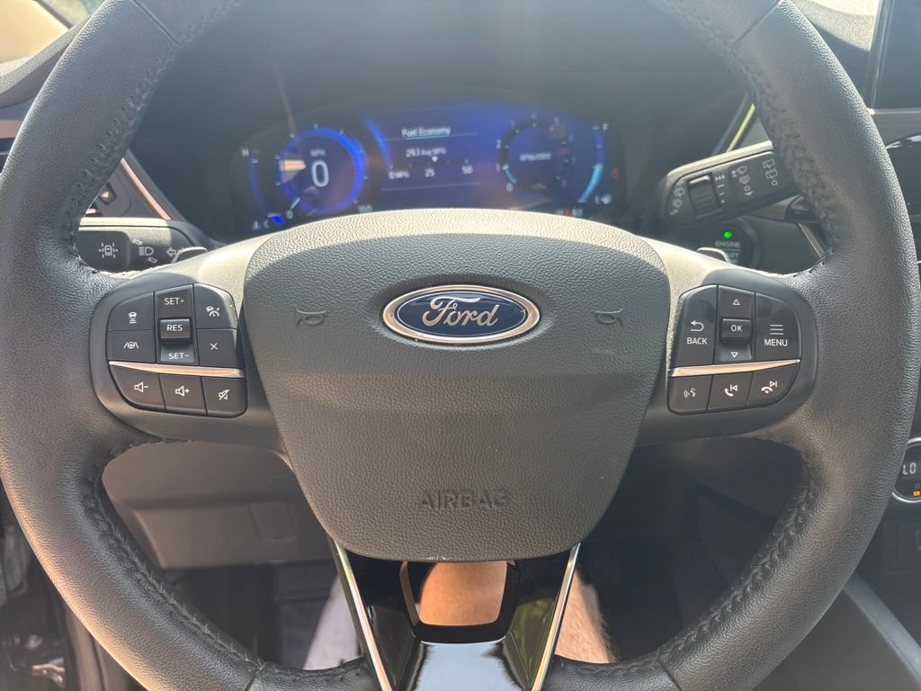 Used 2020 Ford Escape Titanium AWD/4WD image 22