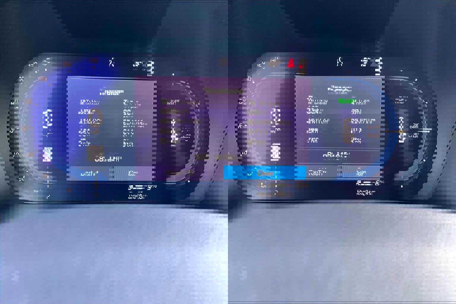 Used 2023 Volvo C40 P8 Recharge Ultimate image 23