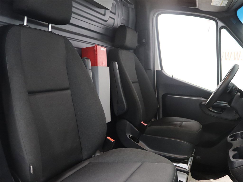 Used 2022 Mercedes-Benz Sprinter 1500 image 16