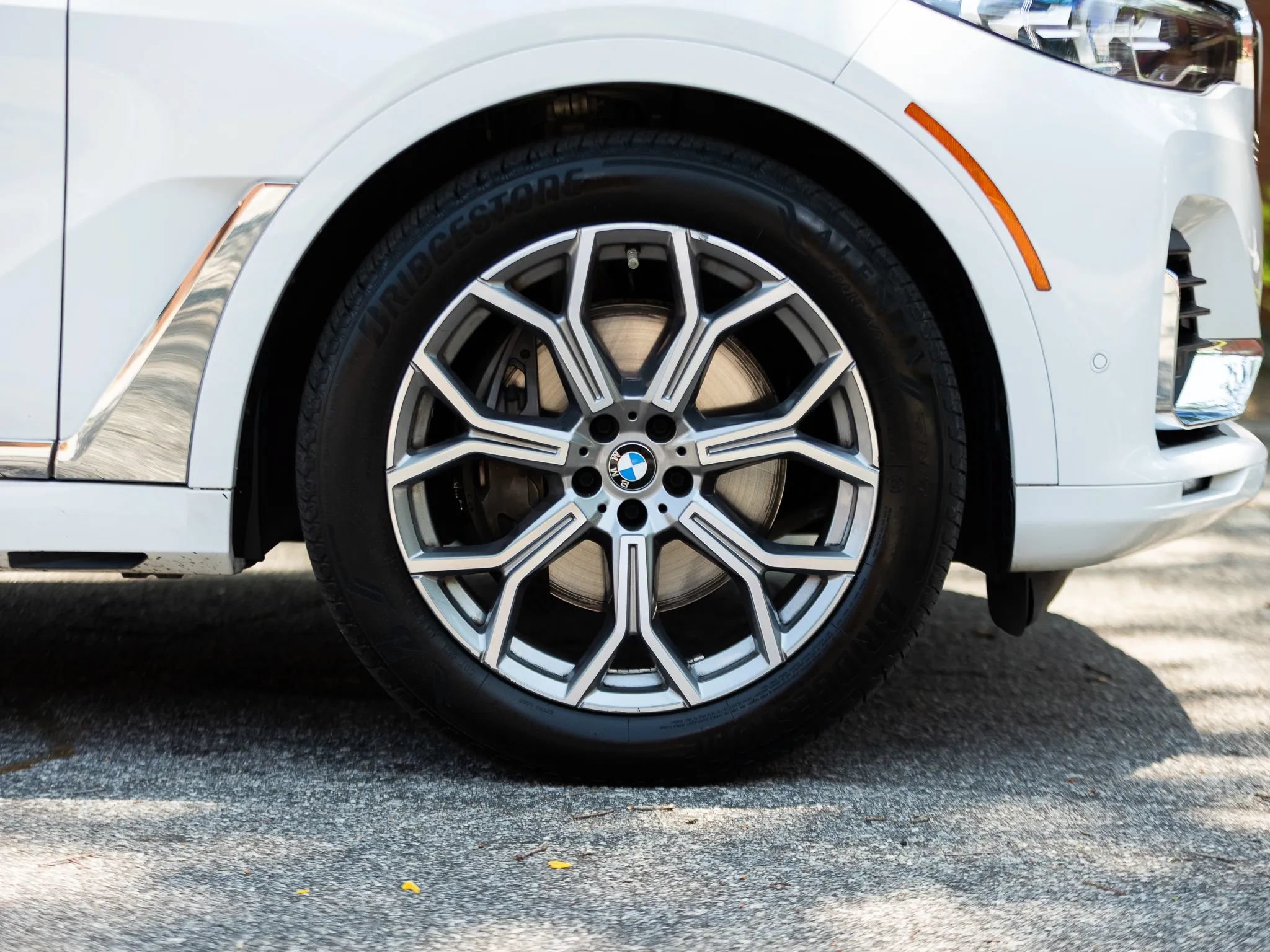 Used 2021 BMW X7 xDrive40i w/ Premium Package AWD/4WD image 16
