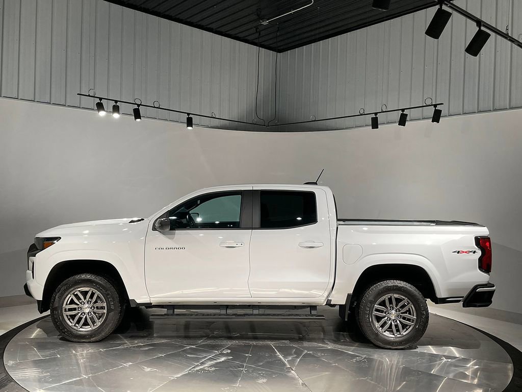 Used 2023 Chevrolet Colorado LT w/ LT Convenience Package image 16