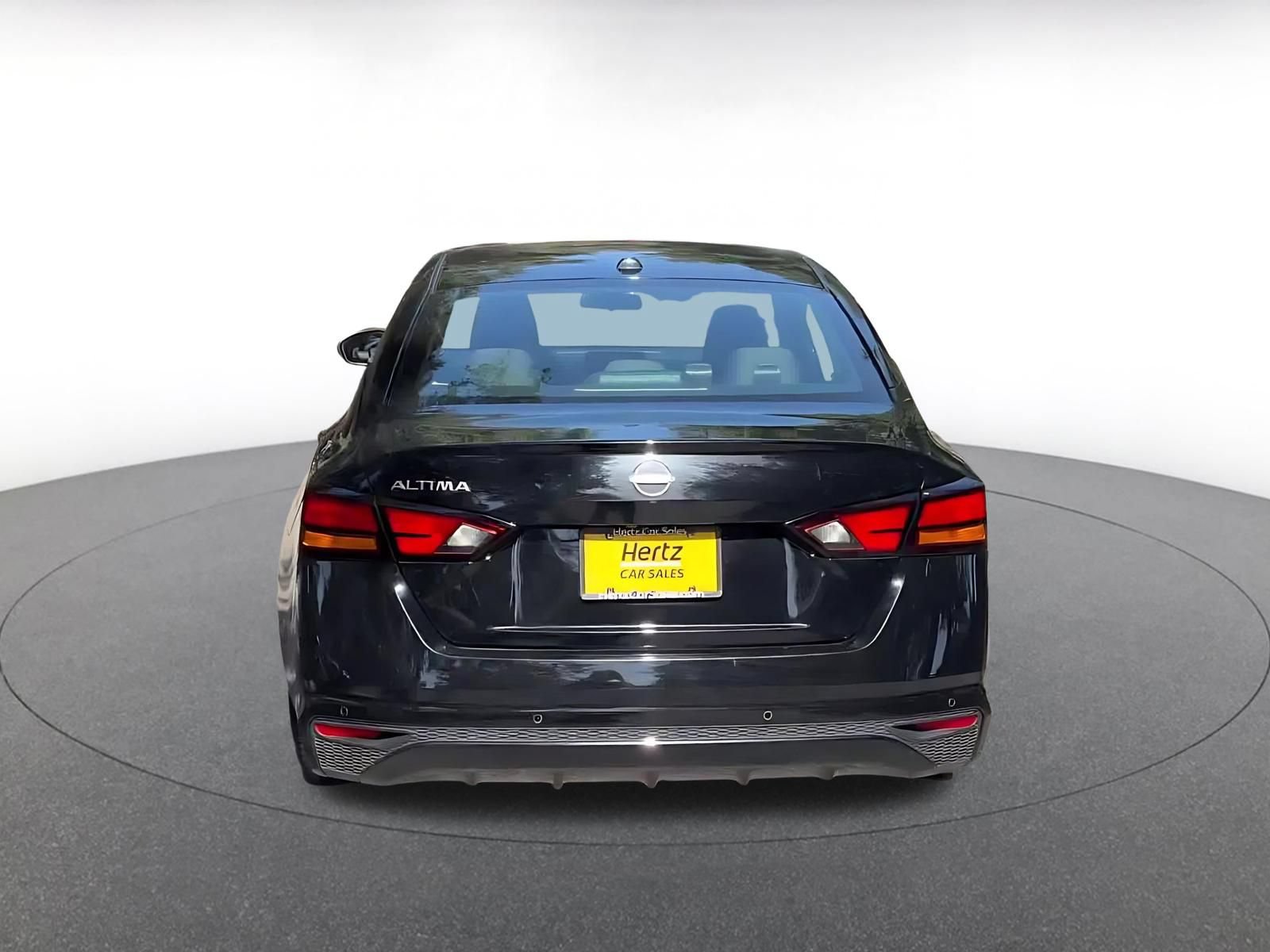 Used 2025 Nissan Altima 2.5 SV FWD image 10