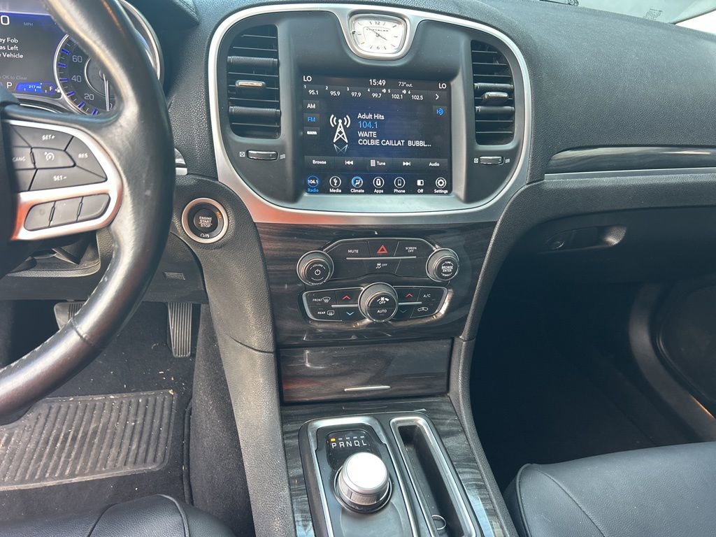 Used 2019 Chrysler 300 Touring w/ Sport Appearance Package image 10