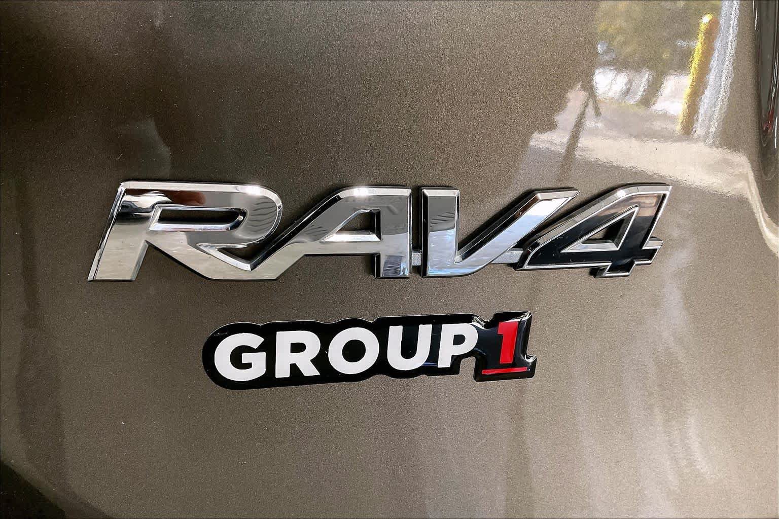 Used 2015 Toyota RAV4 XLE AWD/4WD image 30