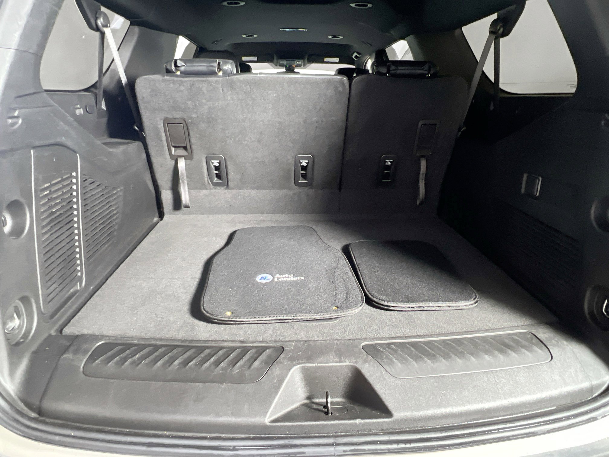 Used 2022 GMC Yukon XL SLE image 24