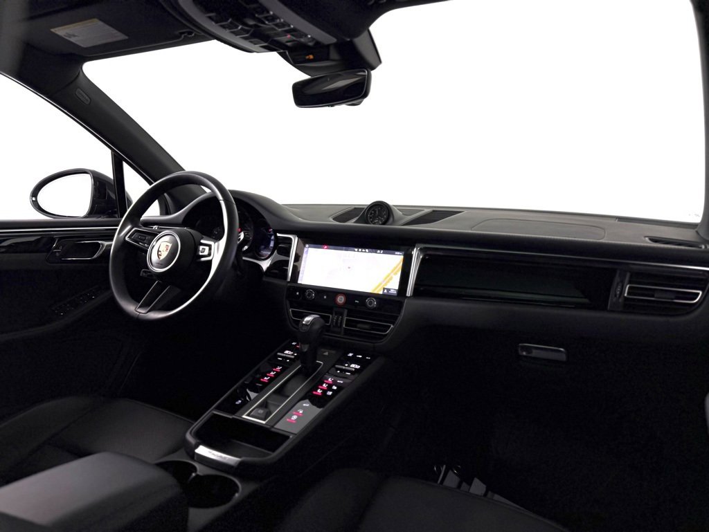 Certified 2025 Porsche Macan image 21