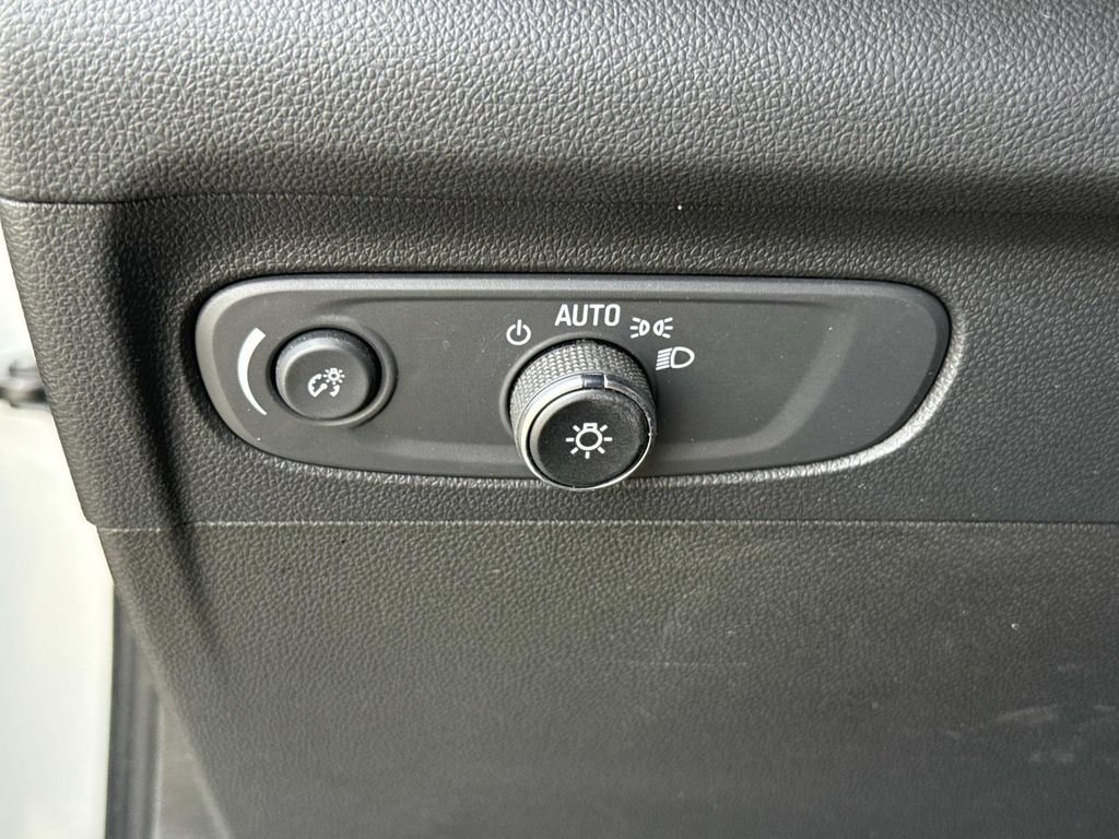 Used 2023 Buick Envision Essence FWD image 42