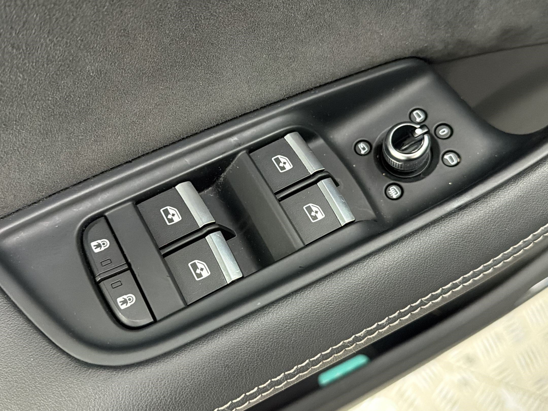 Used 2024 Audi SQ7 Prestige AWD/4WD image 27