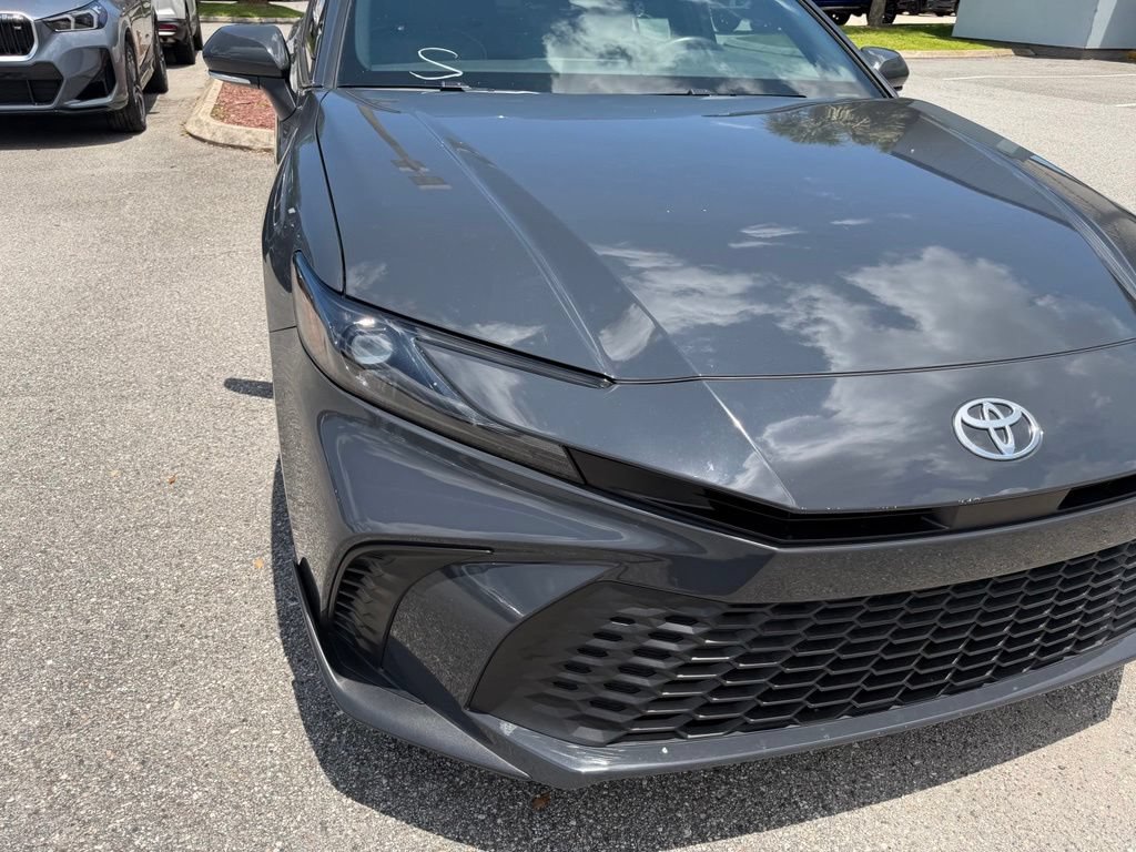 Used 2025 Toyota Camry SE FWD image 13