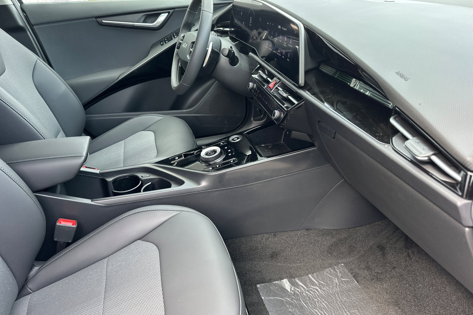 New 2026 Kia Niro Wind FWD image 16