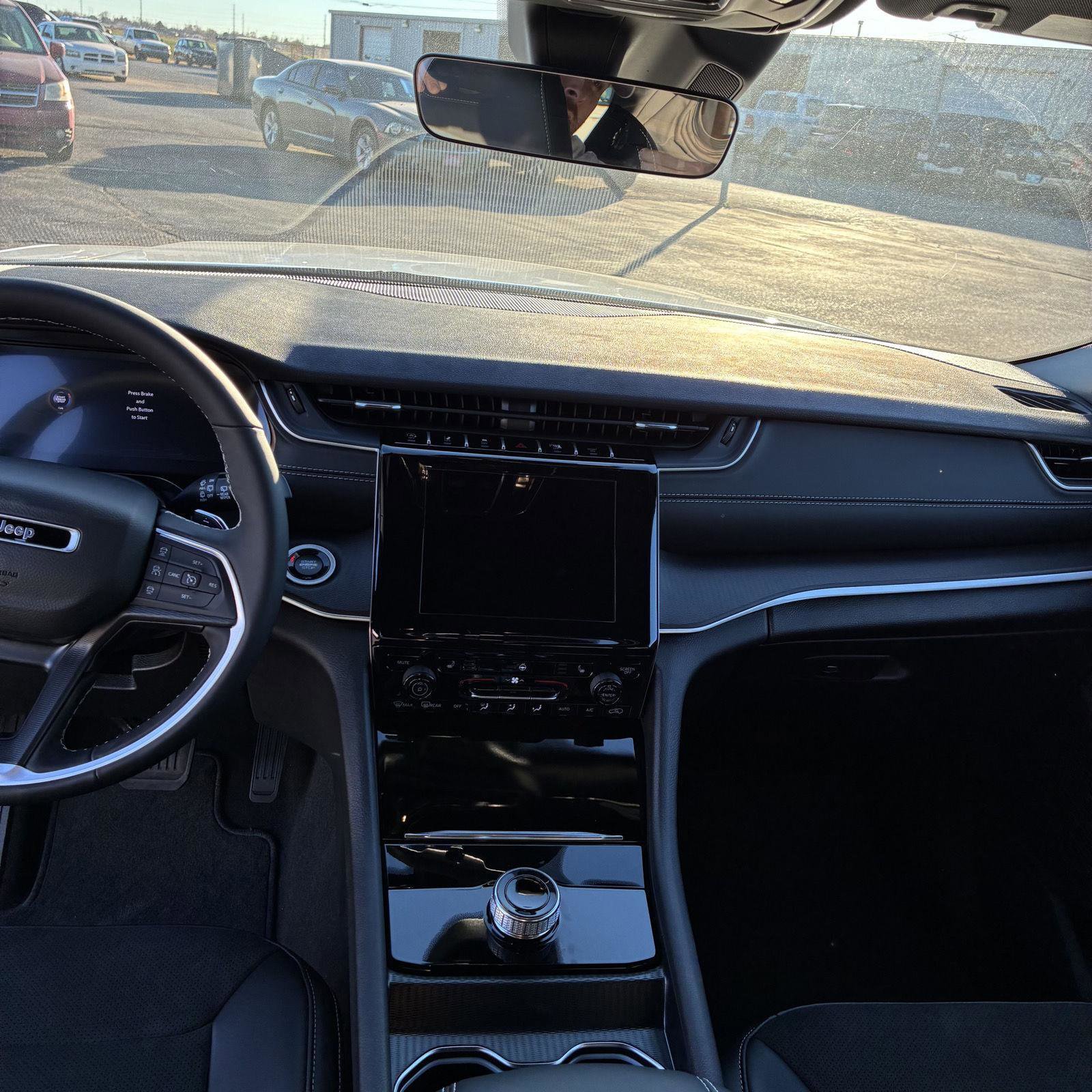 New 2025 Jeep Grand Cherokee L Altitude image 11