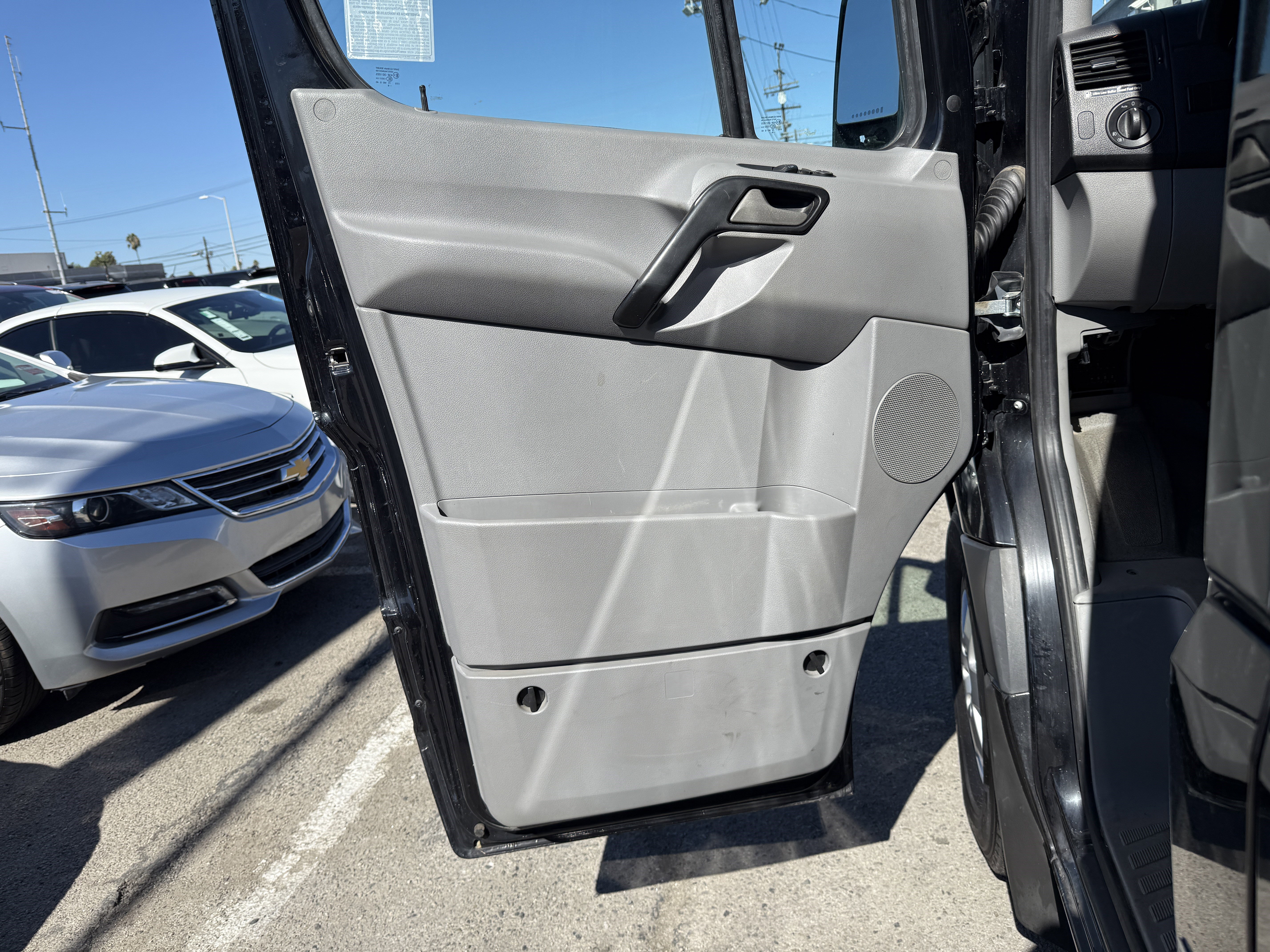 Used 2016 Mercedes-Benz Sprinter 2500 image 13